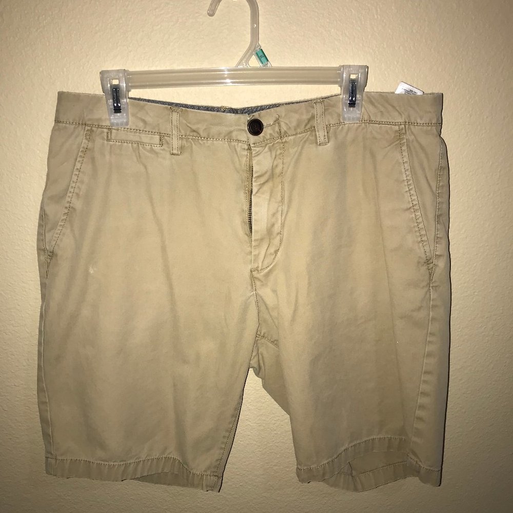 H&M Khaki shorts - size 33